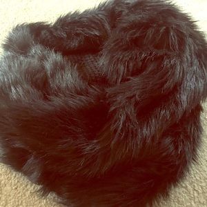 Faux fur collar